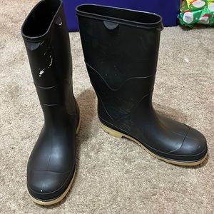 Size 7 youth boys rain boots